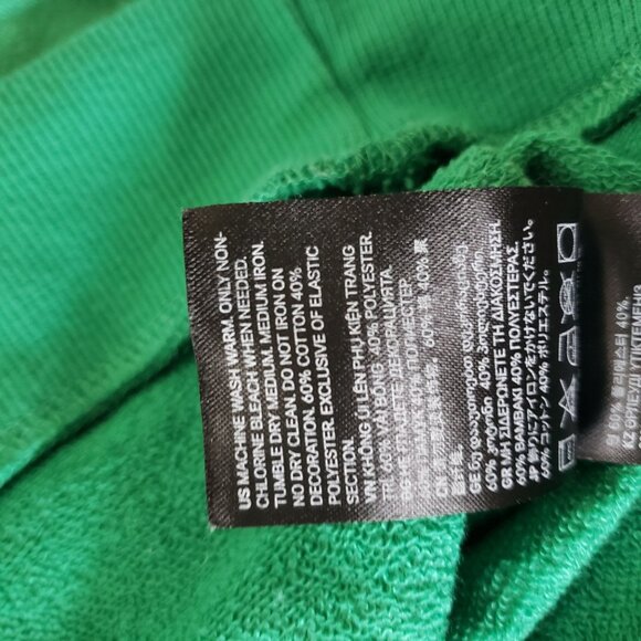 H&M Divided Disney Green Mickey Mouse Embroidered Pullover Sweater Size M Casual - Picture 8 of 8